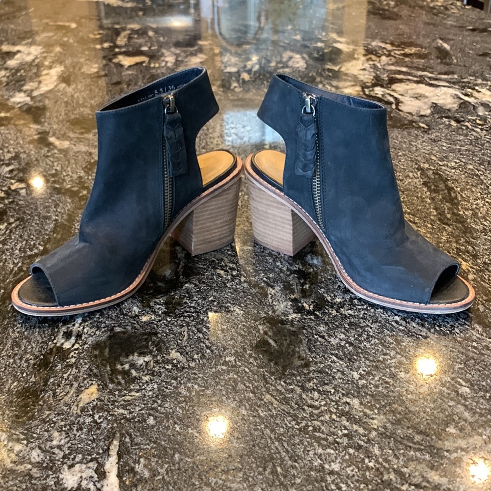 Chinese Laundry Shoes - size 5.5